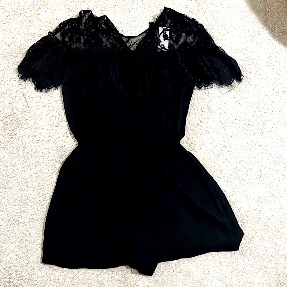 Bbdakota NWT women’s romper sz small color black